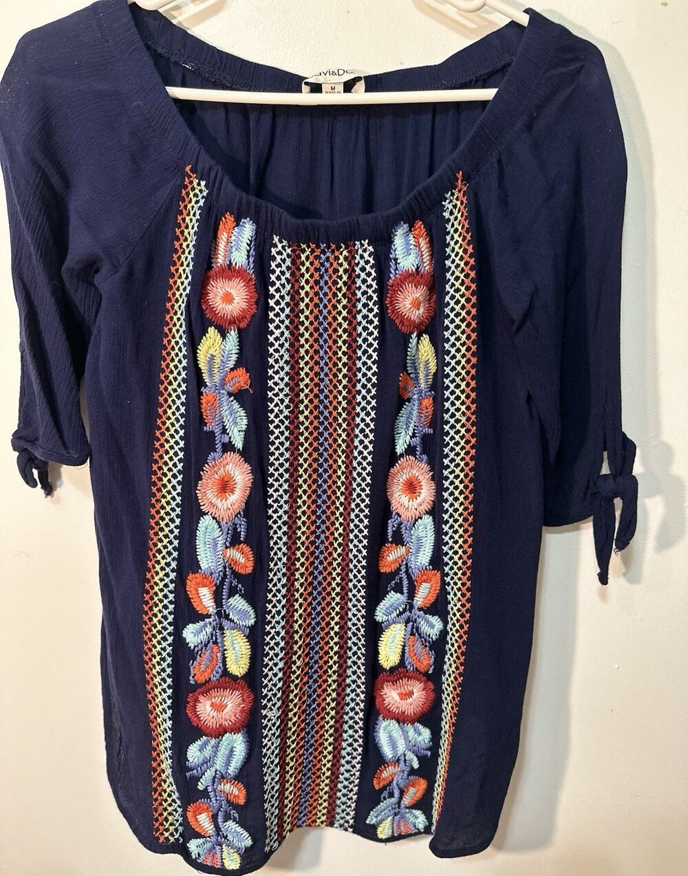 Davi & Davi Women’s Floral Stich Embroidered Blouse Short Sleeve Size Medium